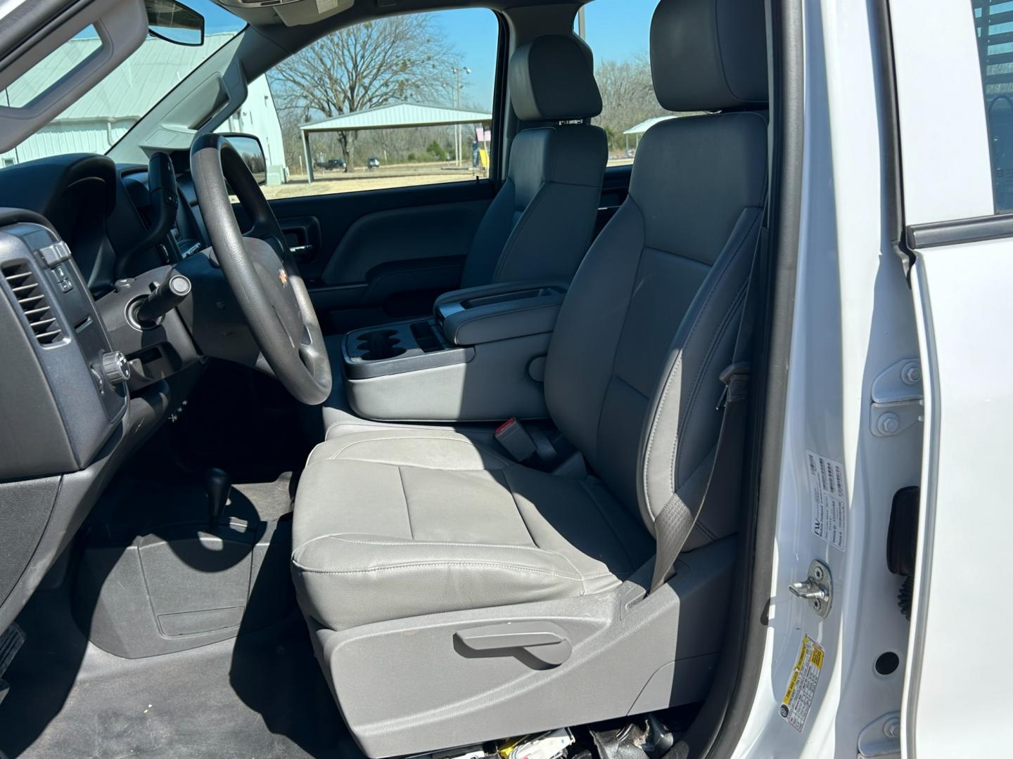 2015 White /Gray Chevrolet Silverado 2500HD Work Truck Double Cab 4WD (1GC2KUEB4FZ) with an 6.0L V8 OHV 16V CNG engine, 6A transmission, located at 17760 Hwy 62, Morris, OK, 74445, (918) 733-4887, 35.609104, -95.877060 - Photo#8